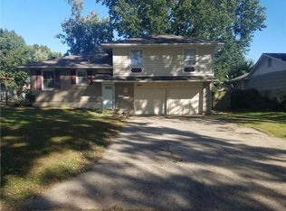 3517 Woodbury St, Independence, MO 64055