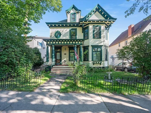 1616 E 1st St, Duluth, MN 55812