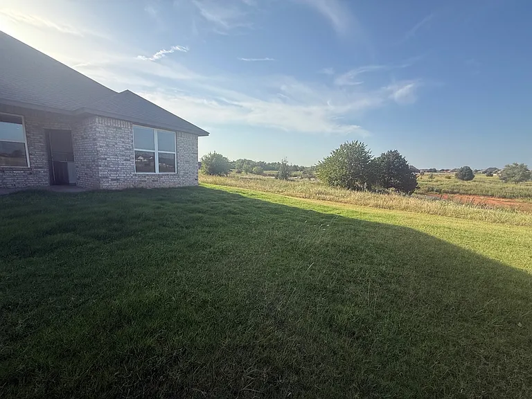 9544 Monterey Dr — Photo 28