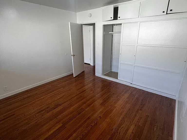 1917 Pine Ave #8 — Photo 7