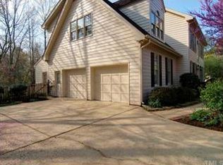 5421 Shoreline Ct, Holly Springs, NC 27540