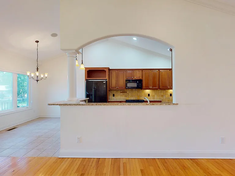 110 Josephs Point — Photo 16
