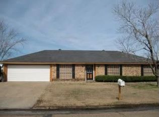 37 Magnolia Dr, Monroe, LA 71203