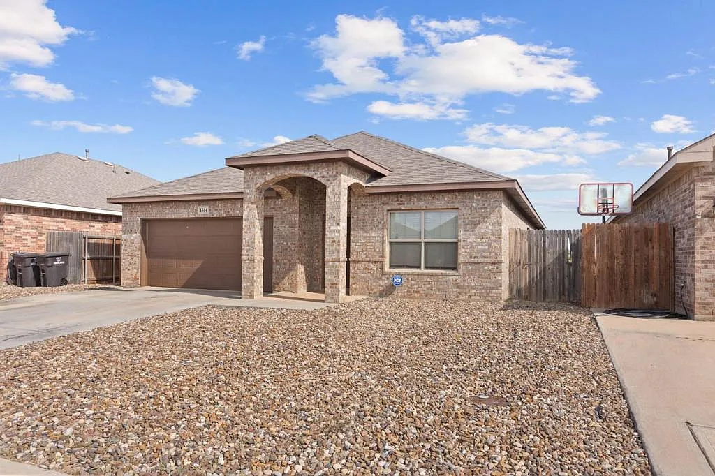 1314 Cerrillos Ave — Photo 2