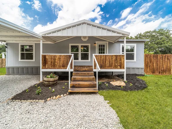 103 Halsell St, Bridgeport, TX 76426