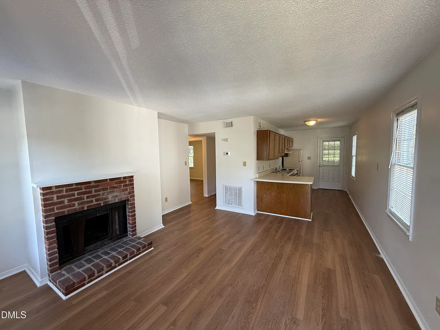 2 bed, 2.0 bath, 848 sqft, $1,200 — Photo 2