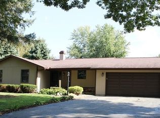 16066 Ridgewood Dr, Morrison, IL 61270