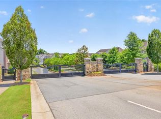1195 Pennington View Ln, Alpharetta, GA 30004