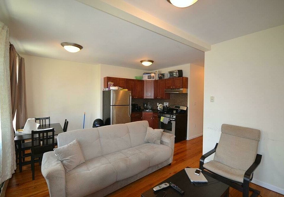 1st image of 49 Vernon Ave #4A
