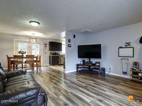 2nd image of 11623 Loveland Cir