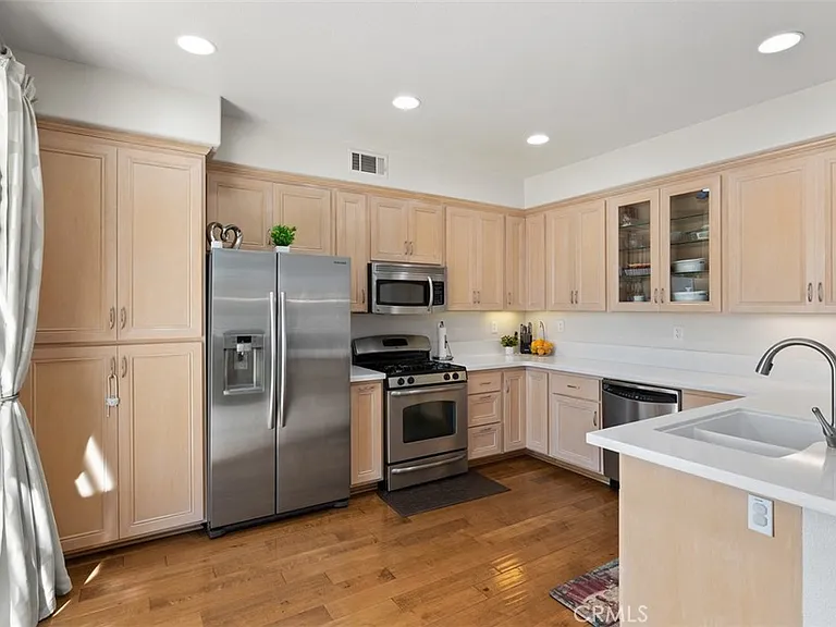 75 Parrell Ave — Photo 13