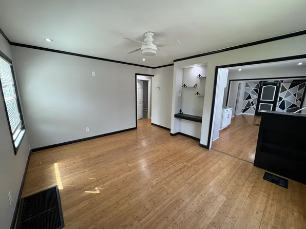 2305 Ratcliffe Ave, Louisville, KY 40210
