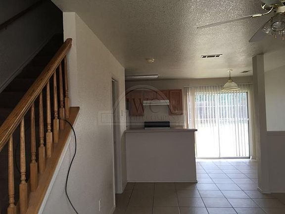4th image of 5801 Redstone Dr APT D