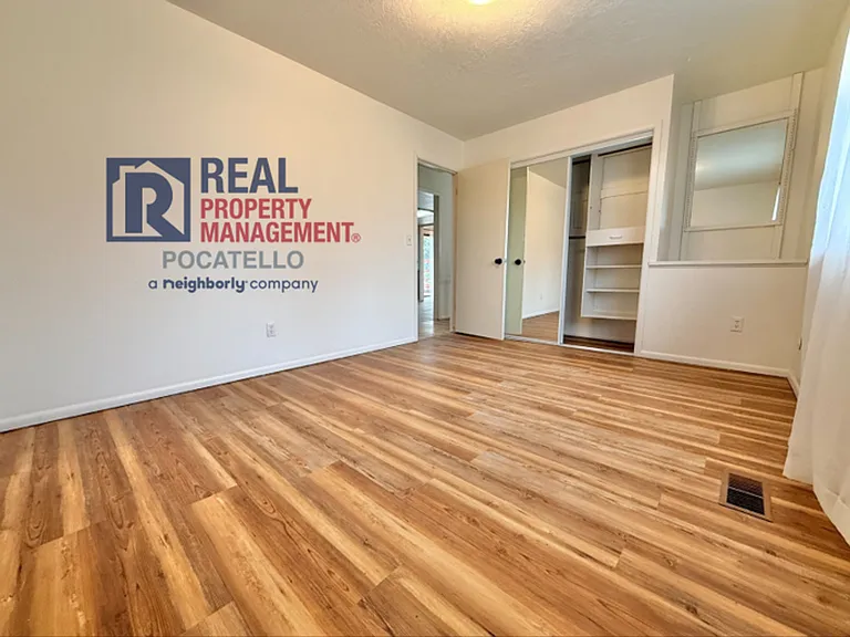 1750 Lancaster St — Photo 12