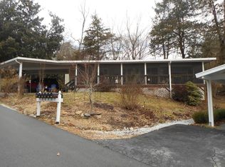 201 Country Rd, Franklin, NC 28734