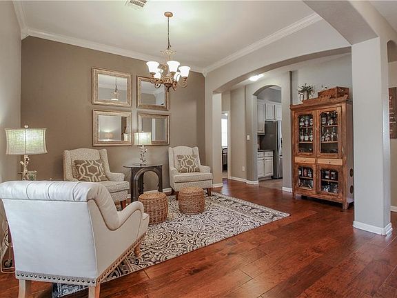 3rd image of 171 Abbey Dr