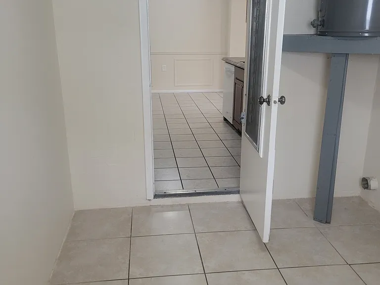 3039 Finch Dr — Photo 6