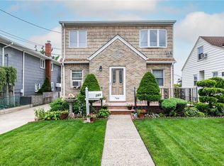 165 Daffodil Ave, Franklin Square, NY 11010