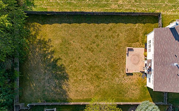4th image of 18915 Highfield Dr W