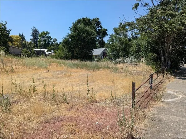 220 4th St #1, Lakeport, CA 95453