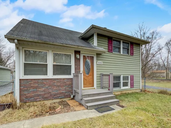 38280 N Wilson Ave, Beach Park, IL 60087