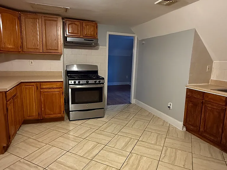 21 N Walnut St #3 — Photo 7