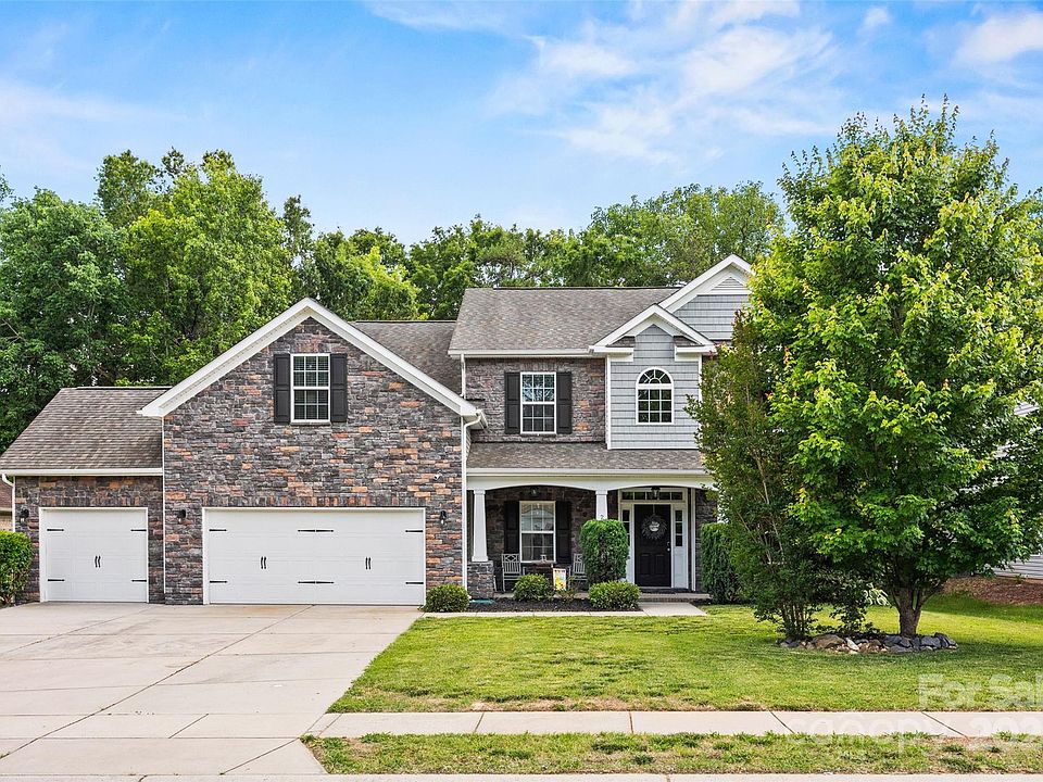 1st image of 2624 Chatham Dr