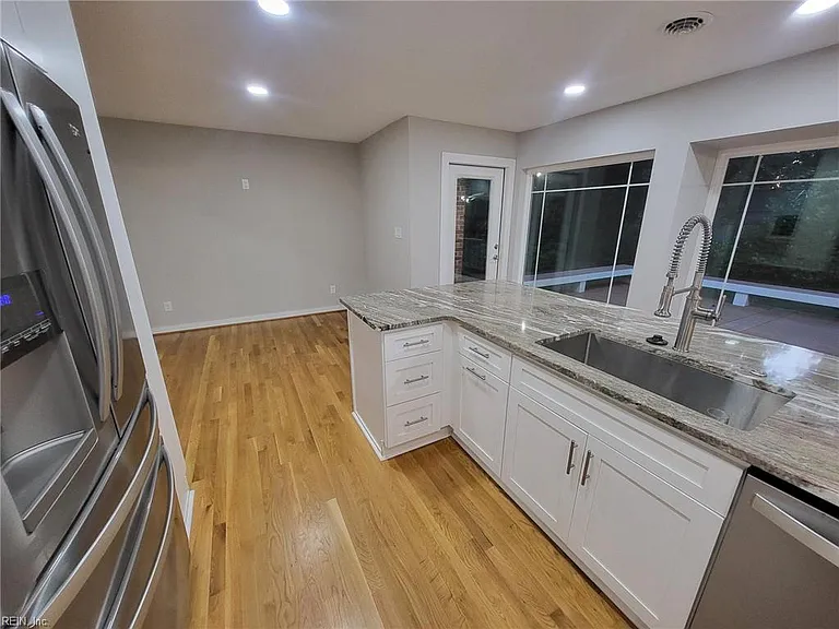 1 Sir Francis Wyatt Pl — Photo 19