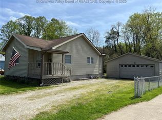 2615 Monroe Ave, Saint Albans, WV 25177