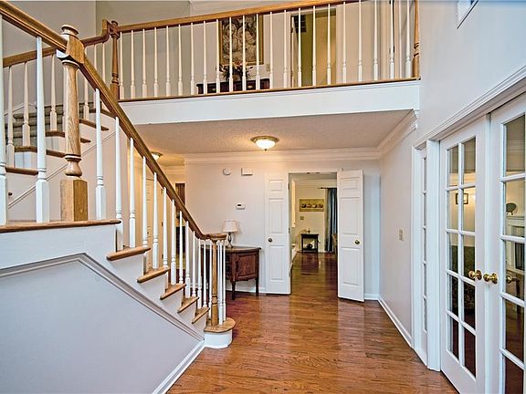5th image of 2376 Westport Cir SW