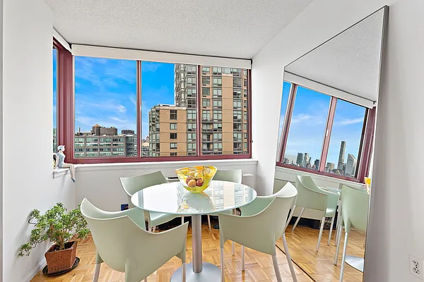 Sold by Nest Seekers International | media 6