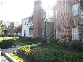 3rd image of 1405 Diamond Dr