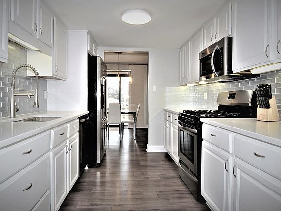 2nd image of 321 Barclay Dr