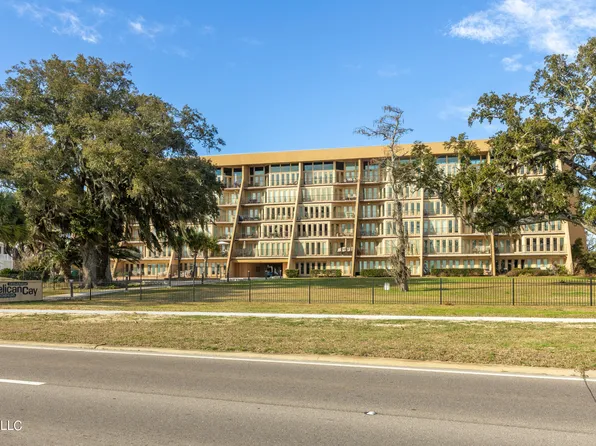 520 Beach Blvd APT 407, Biloxi, MS 39530