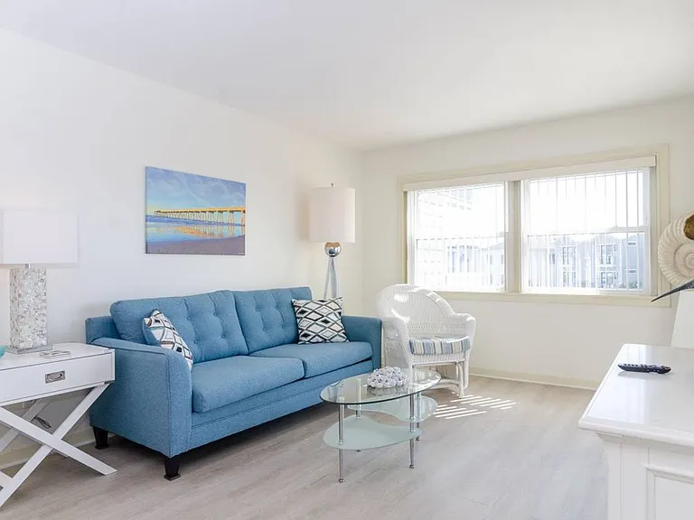 1102 N Lumina Ave #C2 — Photo 5