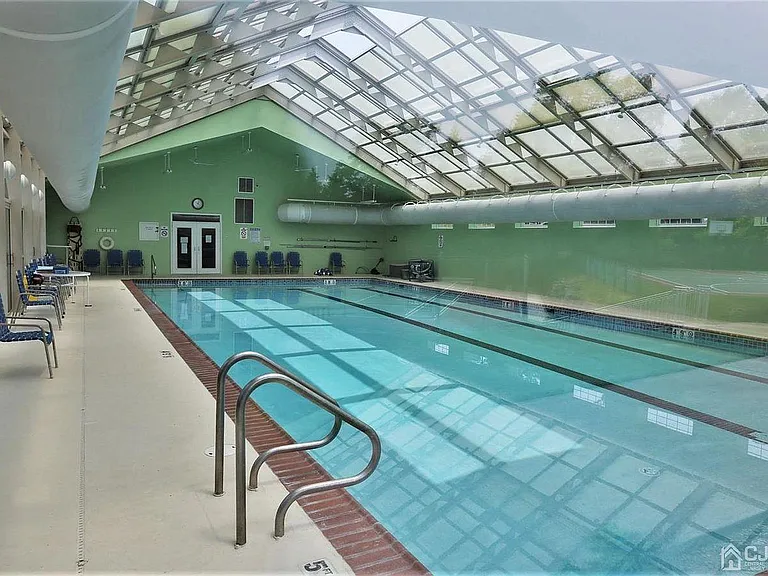 105 Park Knl — Photo 17