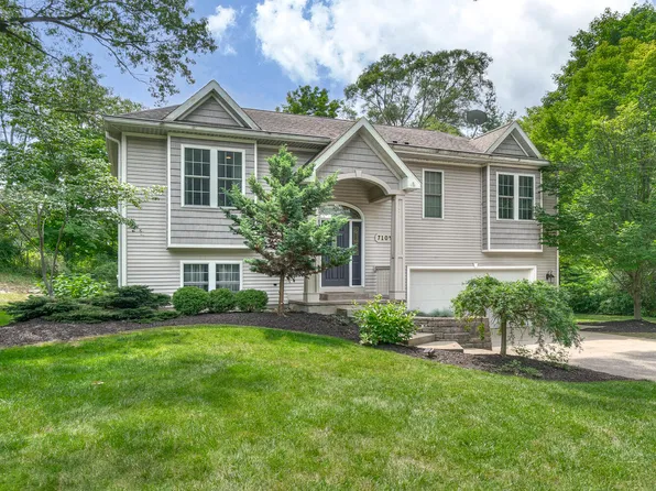 7104 30th St SE, Ada, MI 49301