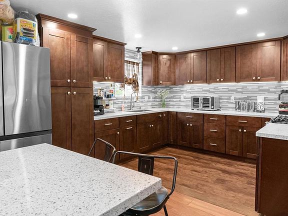 5th image of 1455 Alturas St #46