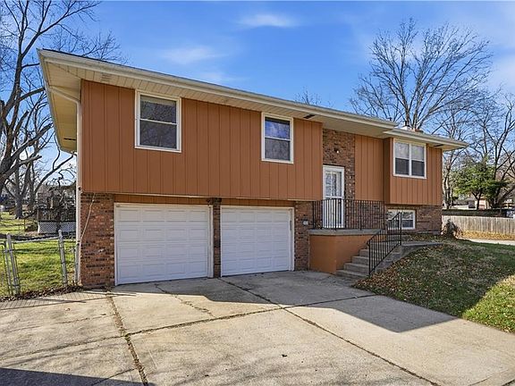 3rd image of 6494 N Delta Ave