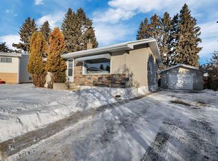 30 SW Oreston Close, Red Deer, AB T4N5A2