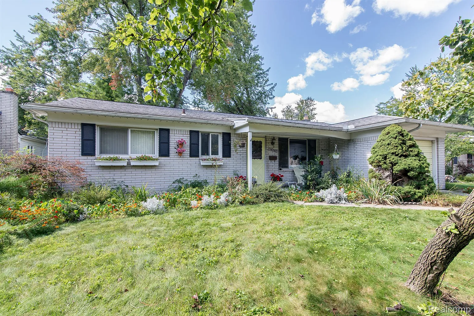 14287 Fairway St photo 1