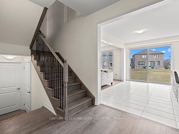 2nd image of 165 Rosanne Cir