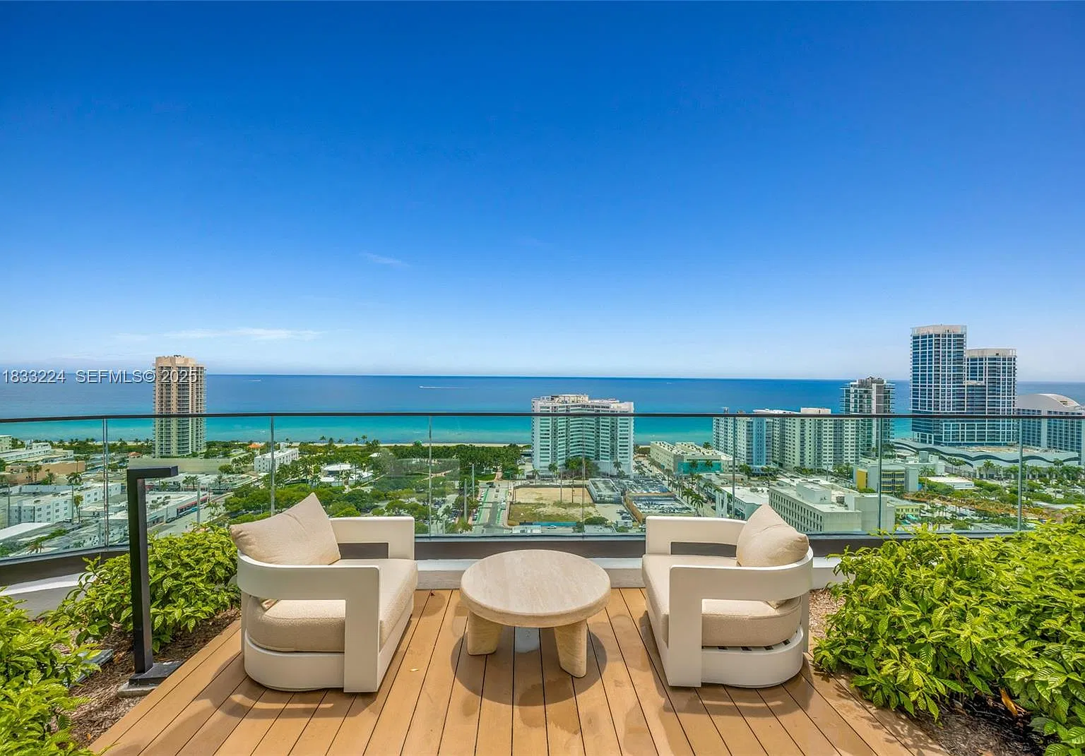 2 bed, 900 sqft, $9,900 — Photo 1