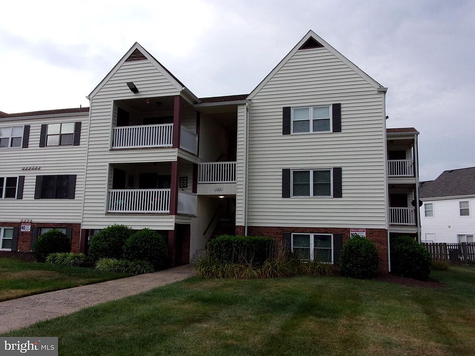 1st image of 100 Chesterfield Ln APT 103