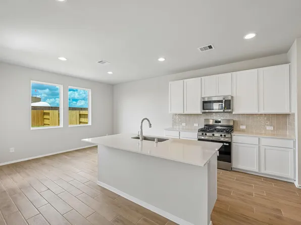 399 Hickory Hills Dr, Pattison, TX 77423