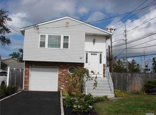 41 Mineola Ave, Hicksville, NY 11801