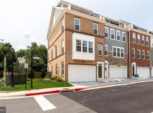 10800 Willow Ter, Fairfax, VA 22030