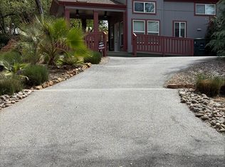 13240 Bel Air Dr, Auburn, CA 95603