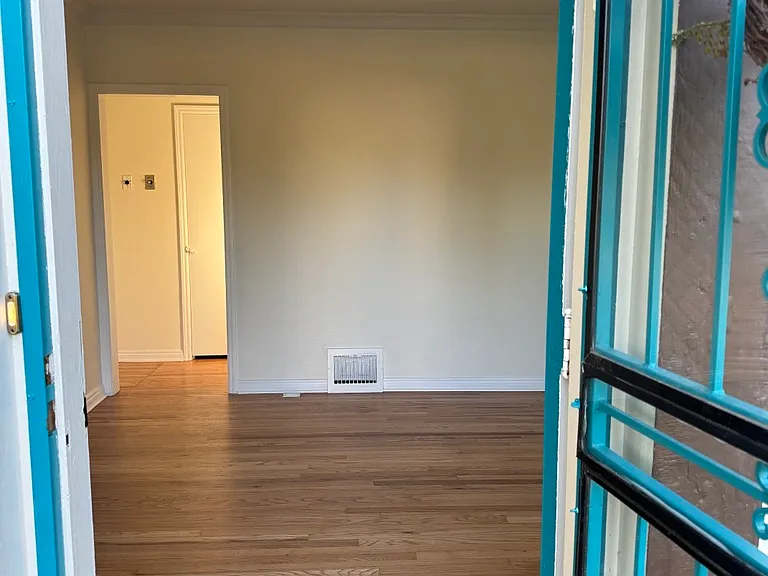 2500 N Quitman St — Photo 2