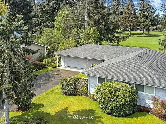 2nd image of 6113 Saint Andrews Drive SE